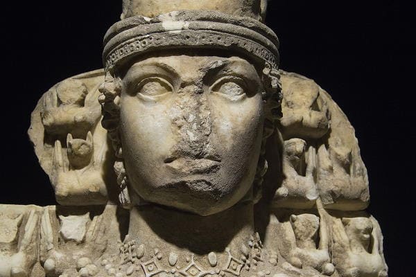 Detalle del rostro de la estatua de Artemisa de Éfeso en el museo de Selçuk