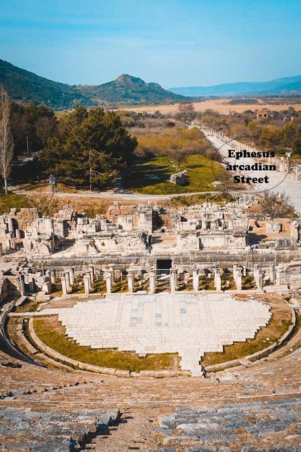 Detalle de columnas y mármol del yacimiento de Éfeso